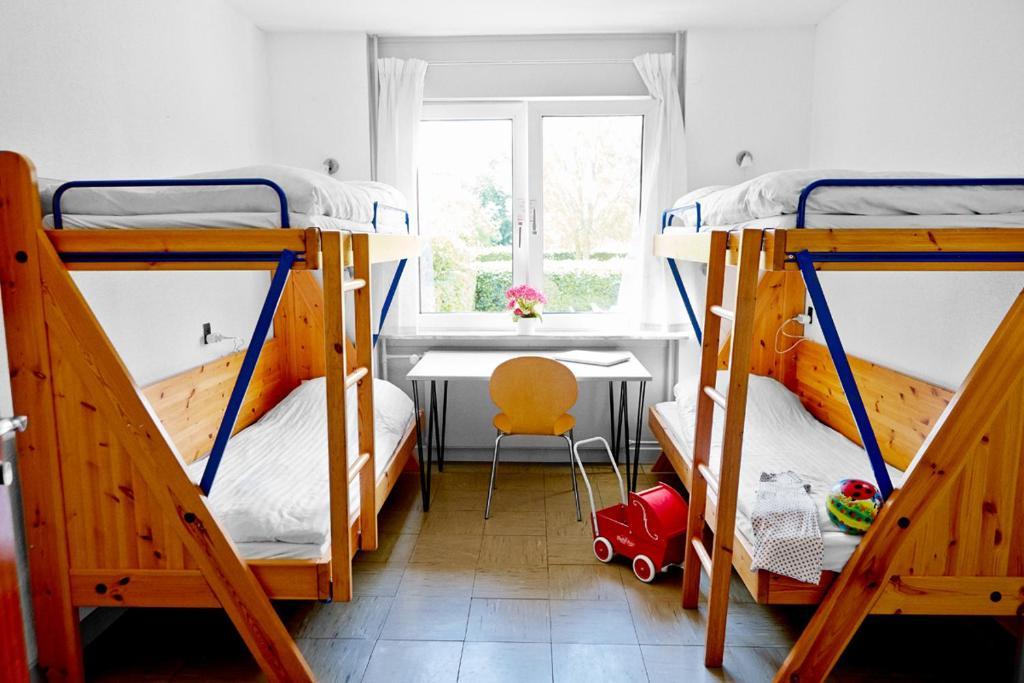Hostel Mon &